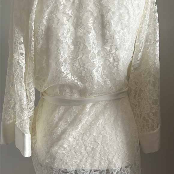 Victoria's Secret Ivory Lace Robe - Picture 5 of 5